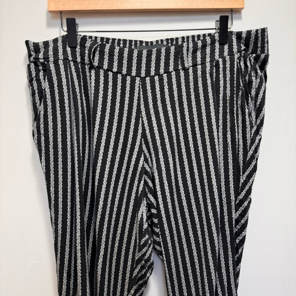 Torrid Black and White Stripe Challis Tie Front Pant Missing Belt Size 2x​ - Picture 6 of 13
